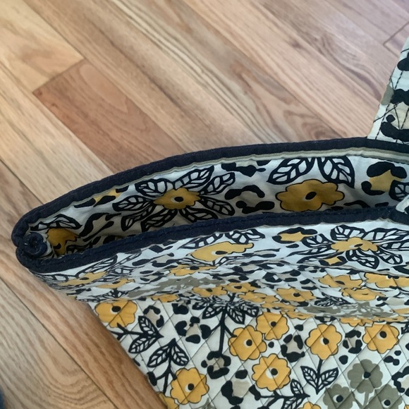 Vera Bradley Large Tote - Picture 9 of 10
